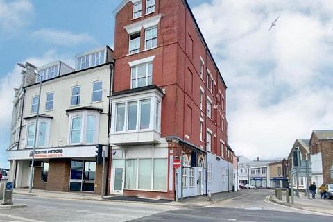 2 bedroom apartment for sale, Suffolk Road, Lowestoft, Suffolk. NR32