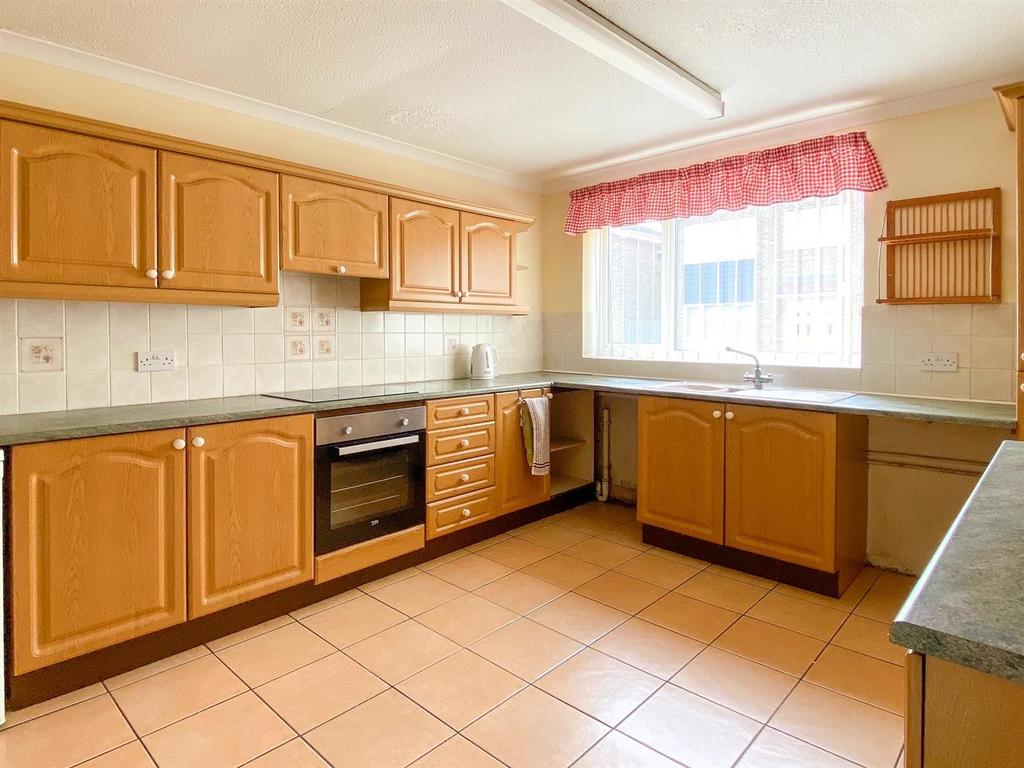 Kitchen (2).jpg