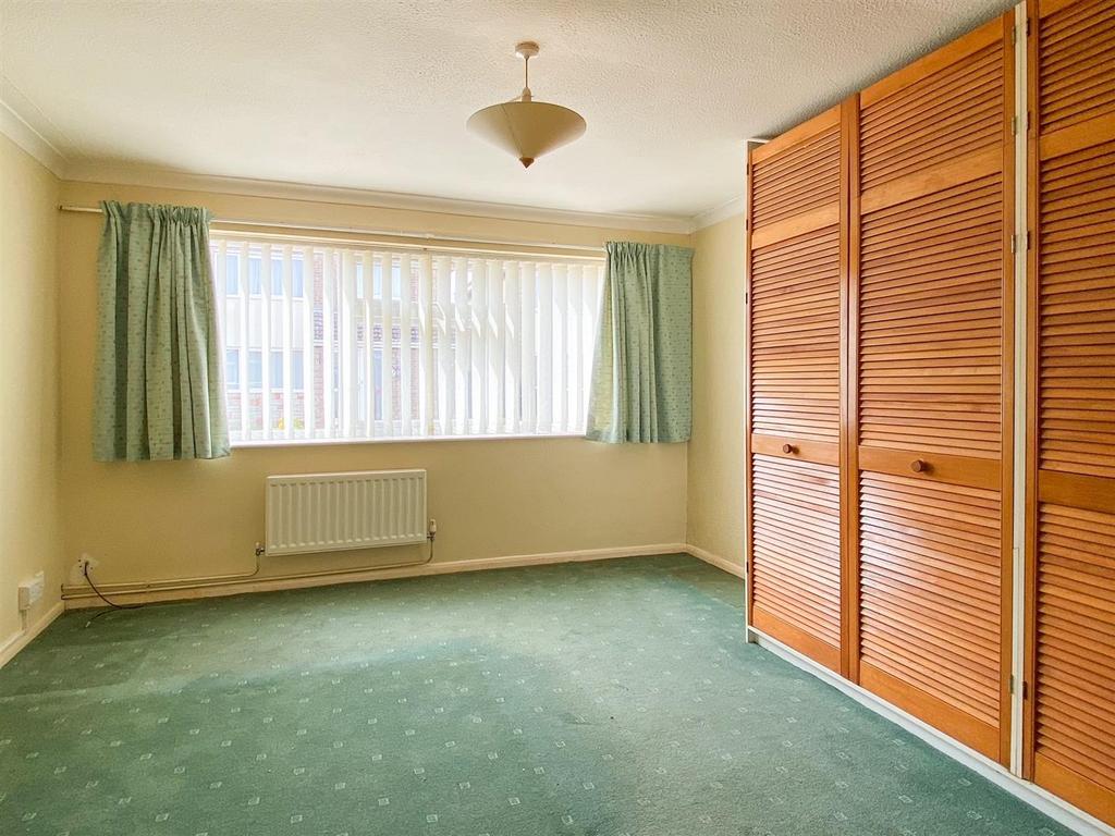 Bedroom 1.jpg