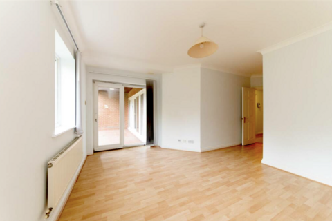 2 bedroom apartment to rent, Holden Road, London, N12