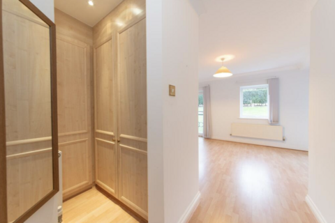 2 bedroom apartment to rent, Holden Road, London, N12