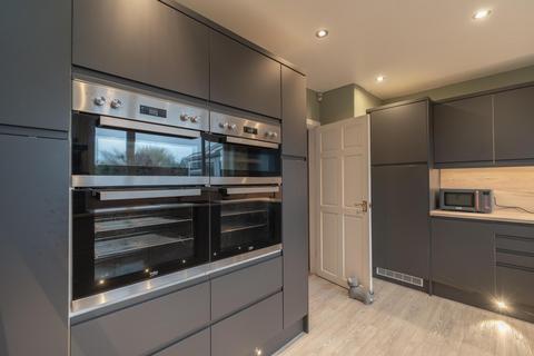 25 Amberley Road, Macclesfield, SK11 8LX