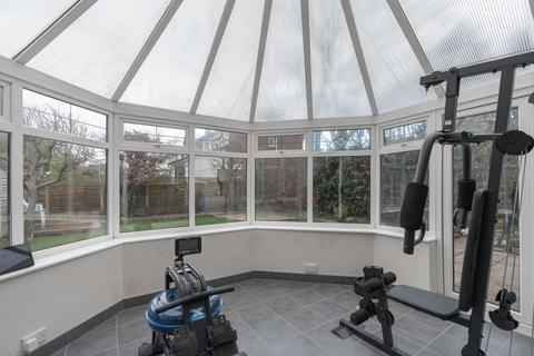 25 Amberley Road, Macclesfield, SK11 8LX