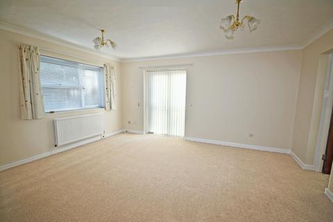 2 bedroom ground floor flat for sale, Crown Point House, Woodsland Road, Hassocks, West Sussex, BN6 8HT