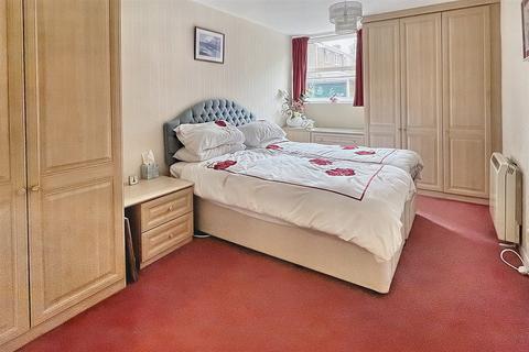 3 bedroom flat for sale, Southampton