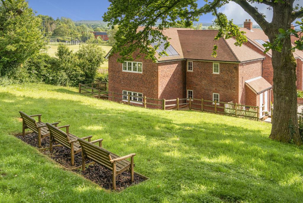 Wyndham Court, Midhurst, GU29 2 bed apartment for sale £435,000