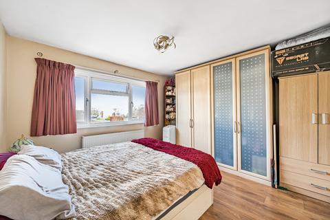 24 Cobbetts Walk, Bisley, Woking, GU24 9DU