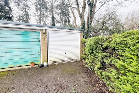 Garage to rent, Elm Grove South, Barnham, Bognor Regis, West Sussex, PO22