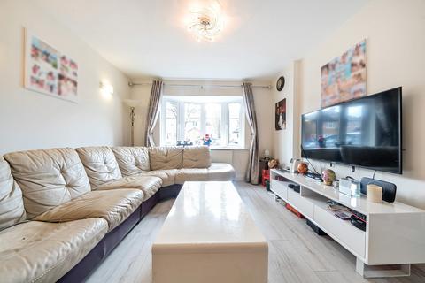 111 Adelphi Crescent, Hayes, UB4 8NA