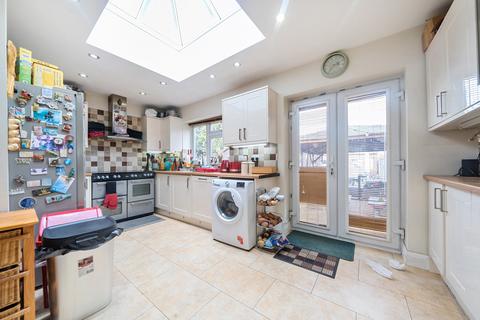 111 Adelphi Crescent, Hayes, UB4 8NA