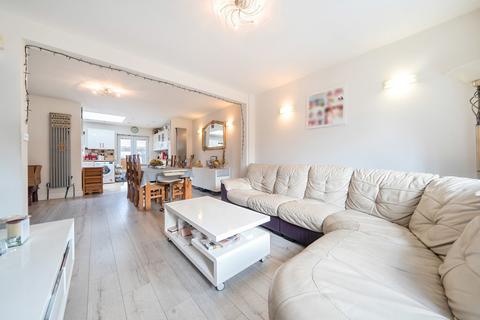 111 Adelphi Crescent, Hayes, UB4 8NA