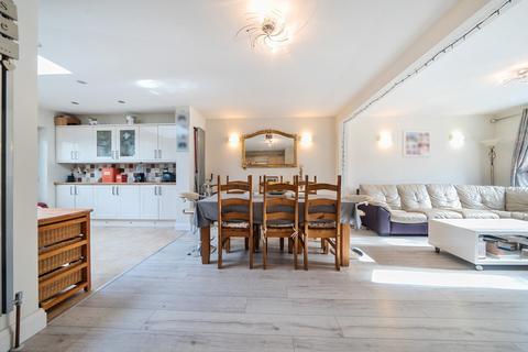 111 Adelphi Crescent, Hayes, UB4 8NA