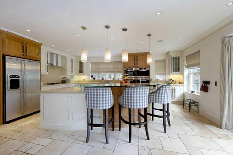 7 bedroom detached house to rent, Penn Road, Beaconsfield, HP9