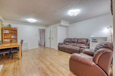 64 Hoveton Close, Redditch, B98 7HW