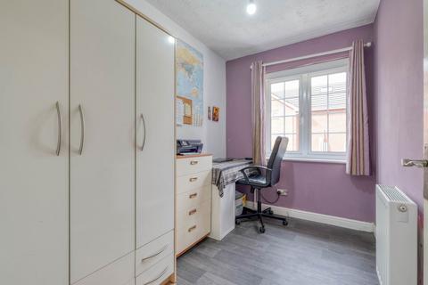 64 Hoveton Close, Redditch, B98 7HW