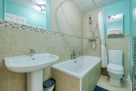 64 Hoveton Close, Redditch, B98 7HW