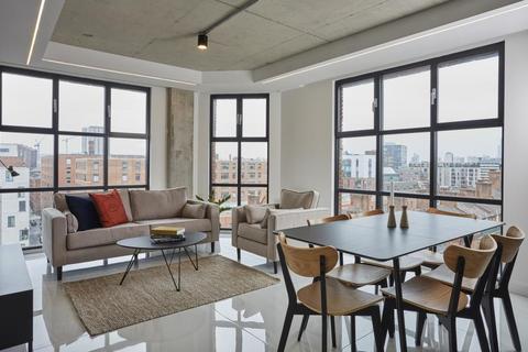 Apt 7.10 :: One Silk Street