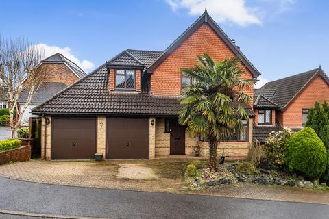 25 Danvers Way, Caterham, CR3 5FJ