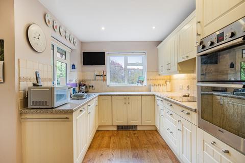 25 Danvers Way, Caterham, CR3 5FJ