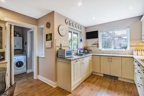 25 Danvers Way, Caterham, CR3 5FJ