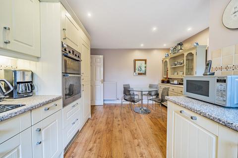 25 Danvers Way, Caterham, CR3 5FJ