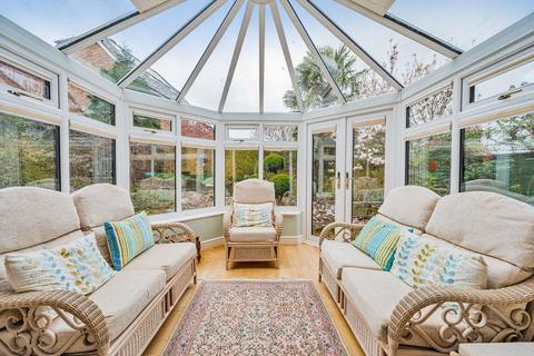 25 Danvers Way, Caterham, CR3 5FJ