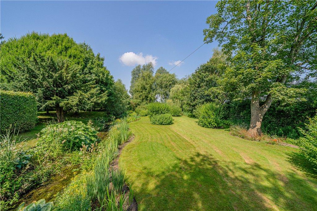 Lawned Gardens