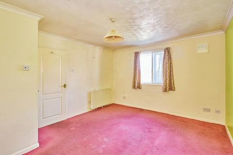 1 bedroom maisonette for sale, Cleveland Park, Staines-upon-Thames, Surrey, TW19