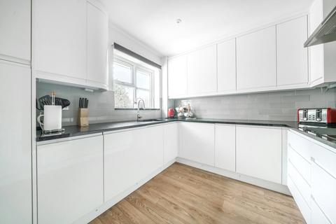 5 Trews Weir Court, Exeter, EX2 4JS