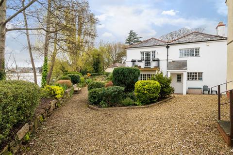 5 Trews Weir Court, Exeter, EX2 4JS