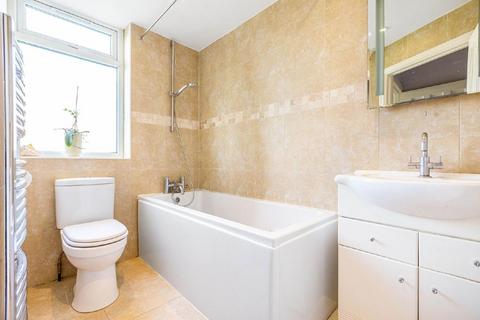 3 Orchard Close, London, SW20 9HU