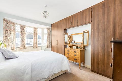 3 Orchard Close, London, SW20 9HU