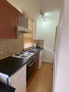 Studio to rent, Buckley Road, Kilburn