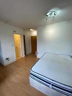 Studio to rent, Buckley Road, Kilburn