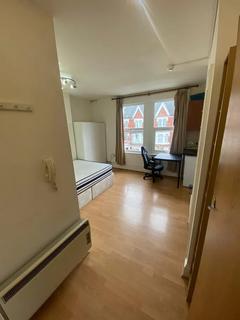 Studio to rent, Buckley Road, Kilburn