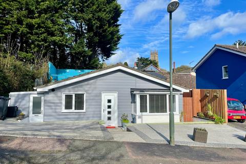 2 bedroom detached bungalow to rent, St Marychurch, Torquay
