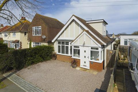3 bedroom detached house for sale, Douglas Avenue, Whitstable