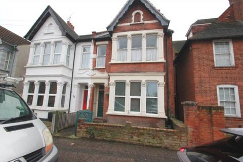 82 Burdett Avenue, Westcliff-on-sea, SS0 7JW