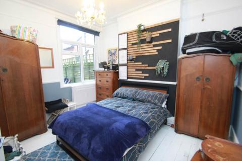 82 Burdett Avenue, Westcliff-on-sea, SS0 7JW