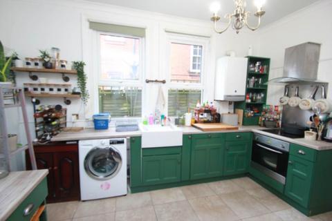 82 Burdett Avenue, Westcliff-on-sea, SS0 7JW