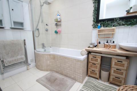 82 Burdett Avenue, Westcliff-on-sea, SS0 7JW
