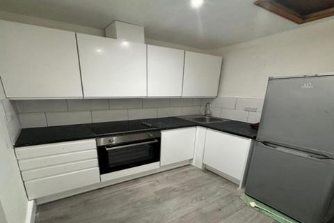 2 bedroom apartment to rent, Conyers Road, London, SW16