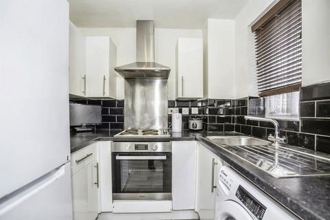 1 bedroom flat for sale, Hove Close, RM17