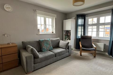 2 bedroom flat for sale, Mayes Road, Marden, Tonbridge, Kent