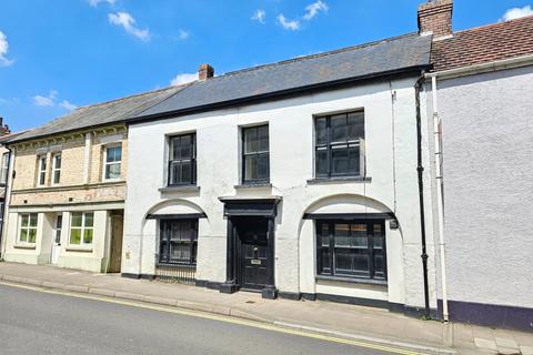 4 bedroom terraced house for sale, Torrington, Devon