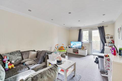 2 bedroom apartment for sale, Eaton Road, Sutton