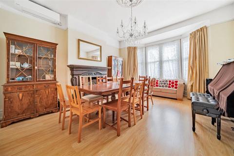 7 bedroom detached house for sale, Priestlands Park Road, Sidcup