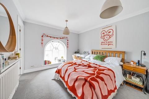 3 bedroom flat for sale, Kennington Lane, Kennington
