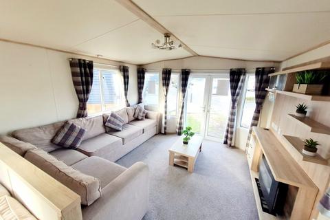 2 bedroom static caravan for sale, Dovercourt Holiday Park