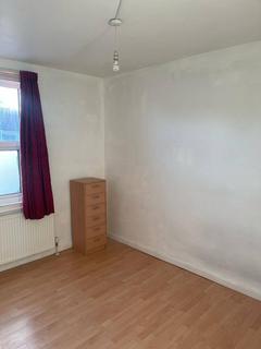 3 bedroom terraced house to rent, Chingford Road, London, E17